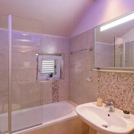 Simply The Best-three Bedroom With Terrace And Sea View